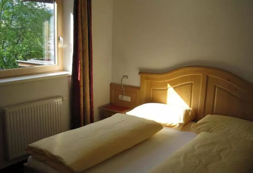 ペンション Gästehaus Braunegger