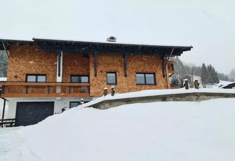 ペンション Haus Alpenglück