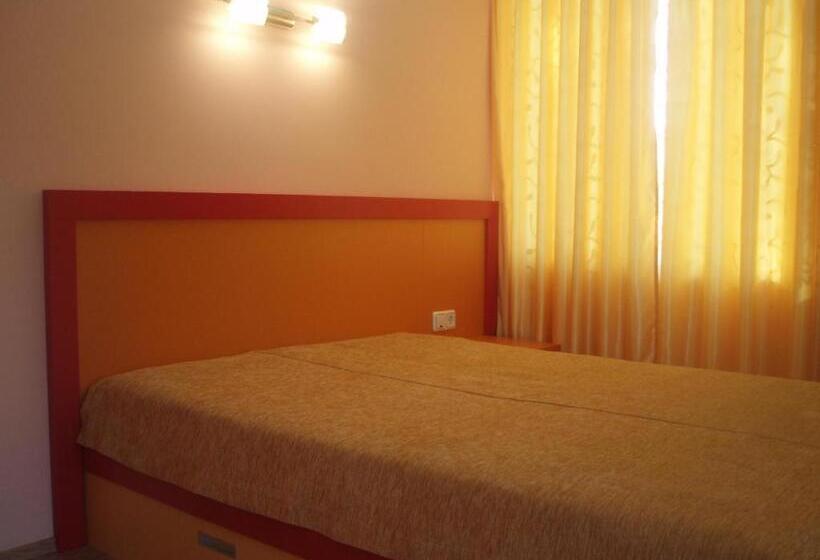 פנסיון Mania Guest House