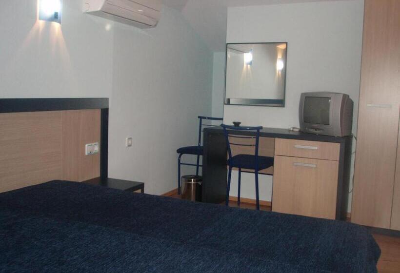 פנסיון Mania Guest House