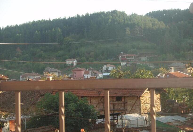 פנסיון Mania Guest House