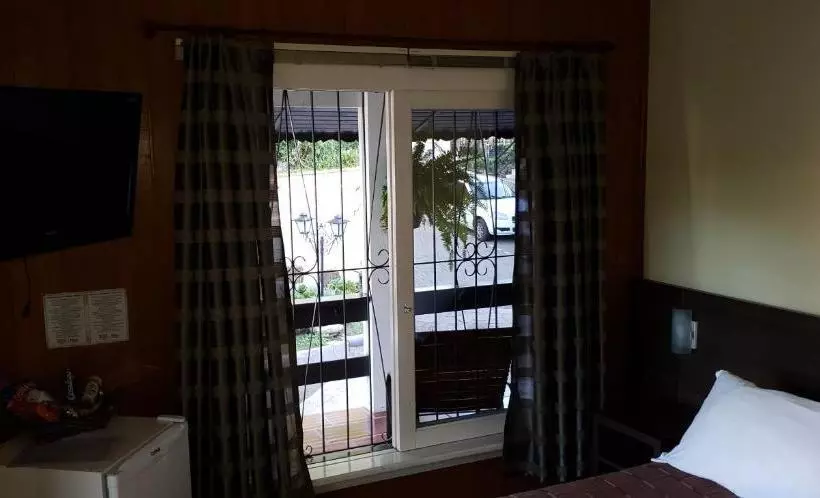 Majatalo Nova Pousada Mikas