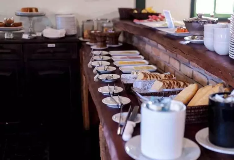 ペンション Pousada Monte Azul