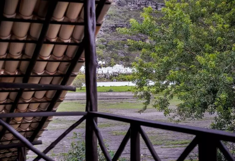 ペンション Pousada Monte Azul