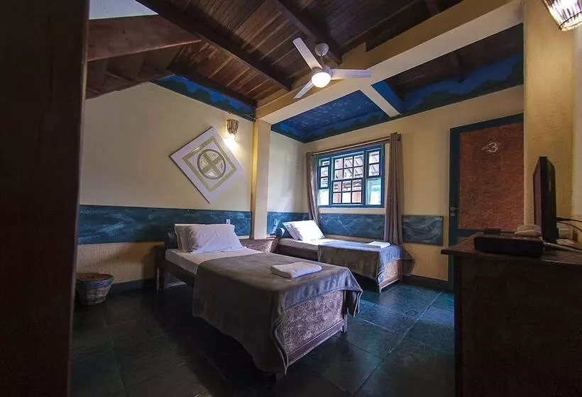 ペンション Pousada Monte Azul