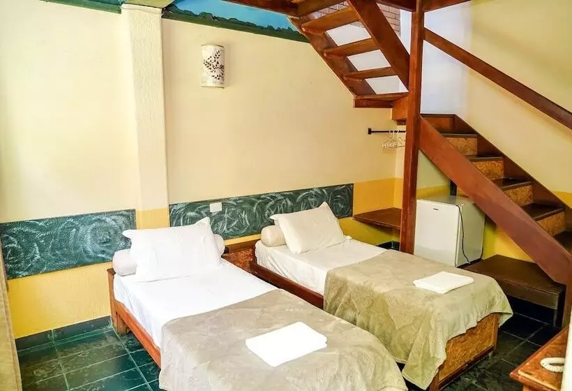 ペンション Pousada Monte Azul