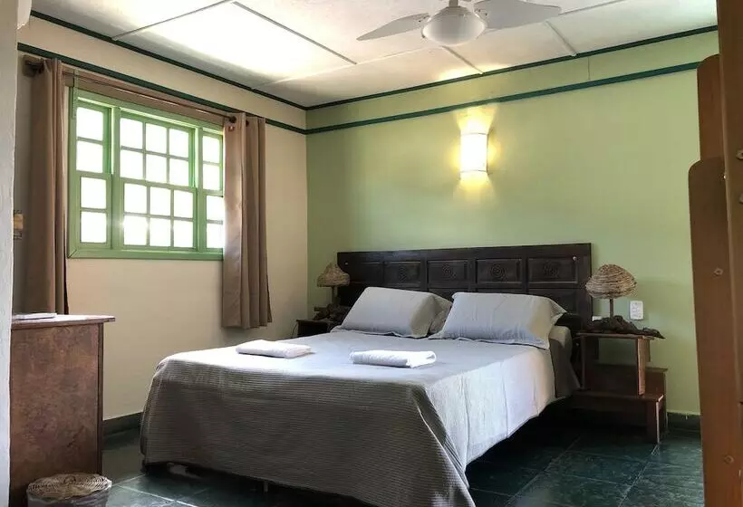 ペンション Pousada Monte Azul