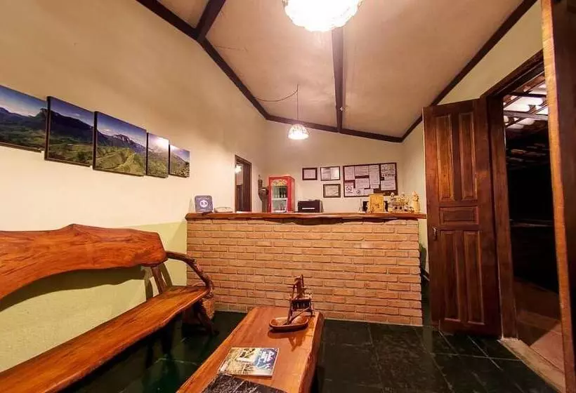 ペンション Pousada Monte Azul