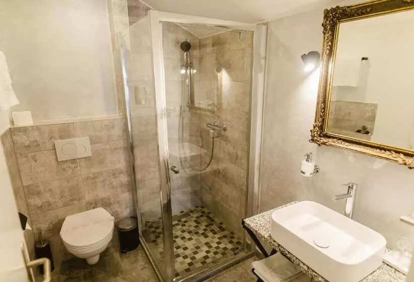 ペンション Villa Helvetia