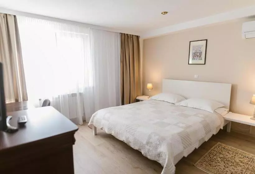 ペンション Villa Helvetia