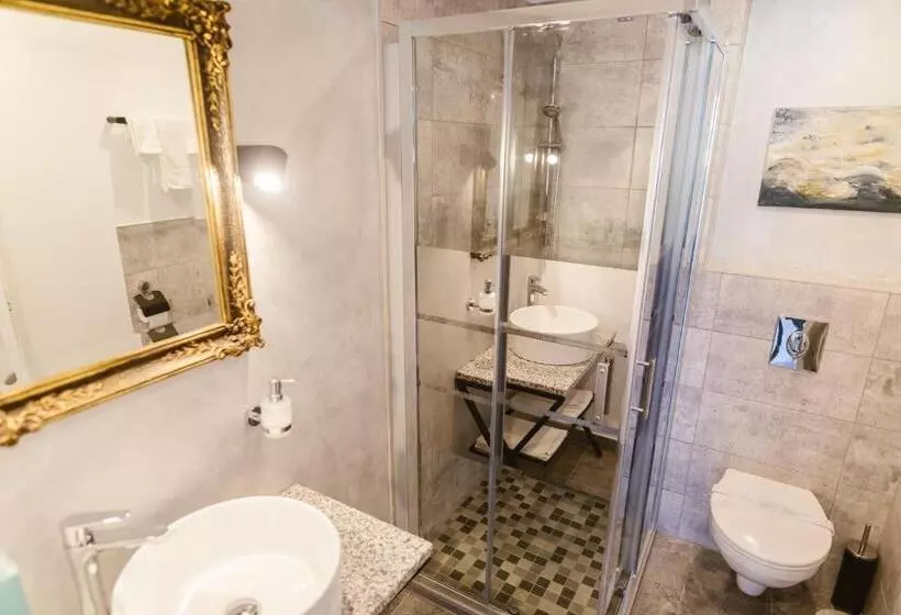 ペンション Villa Helvetia