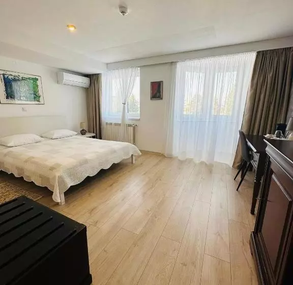 ペンション Villa Helvetia