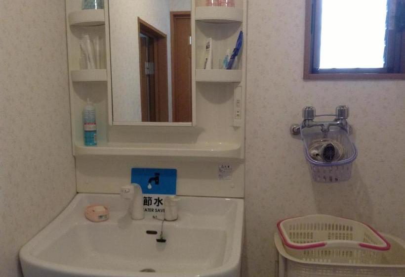 بنسيون Wataya Inn