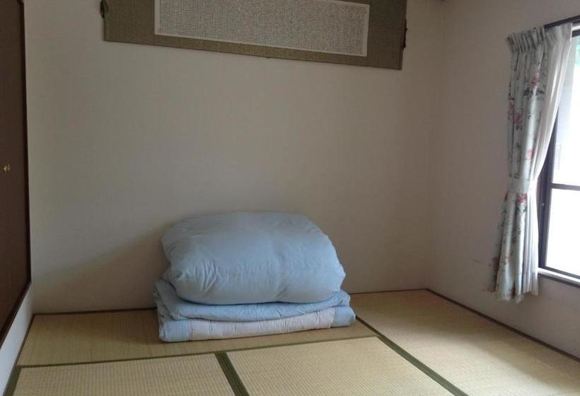 بنسيون Wataya Inn