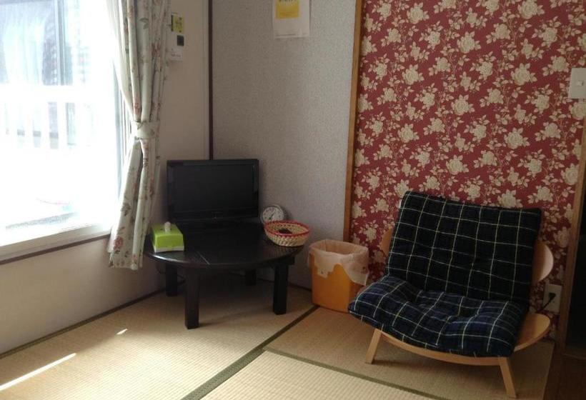 بنسيون Wataya Inn