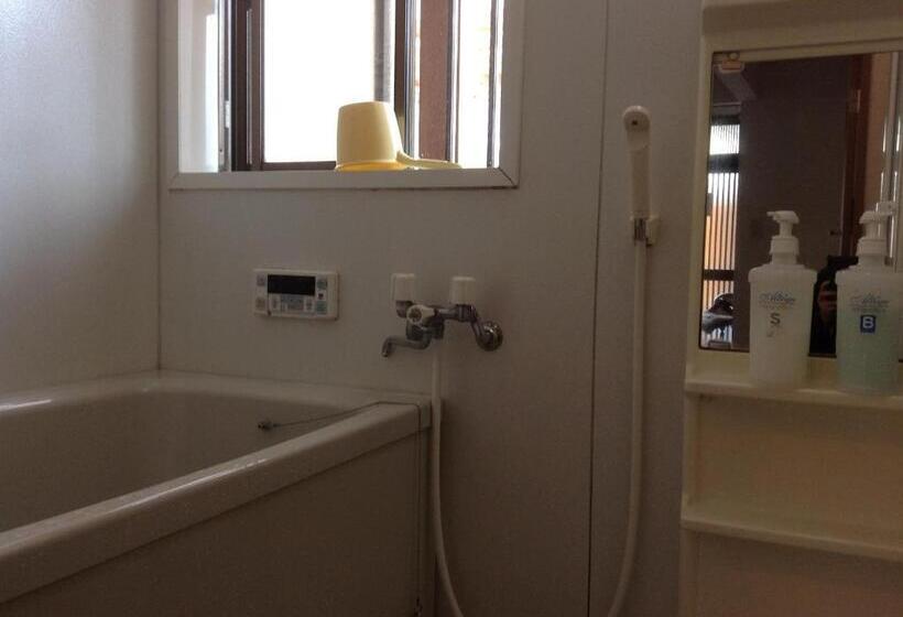 بنسيون Wataya Inn