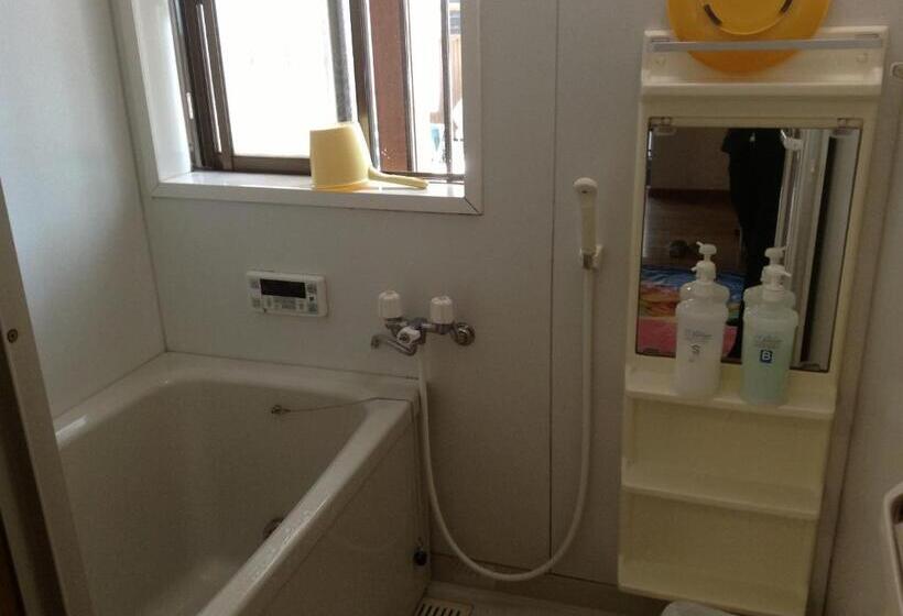 بنسيون Wataya Inn