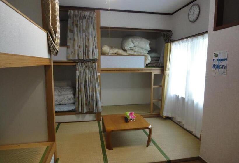 بنسيون Wataya Inn