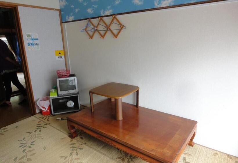 بنسيون Wataya Inn