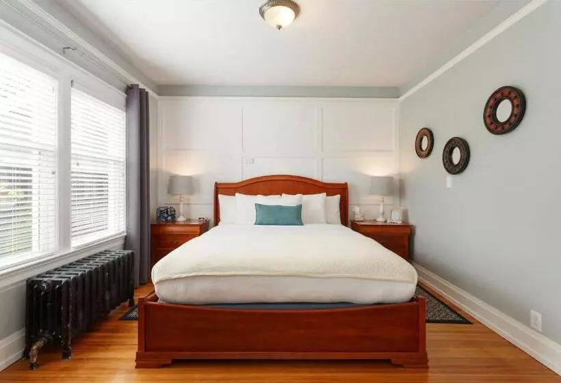 ユースホステル Nantucket Inn Anacortes