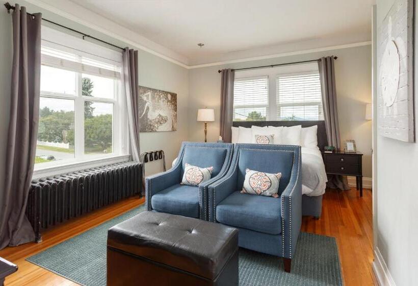 ユースホステル Nantucket Inn  Anacortes