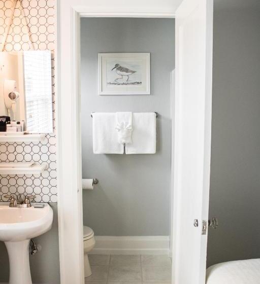 ユースホステル Nantucket Inn  Anacortes