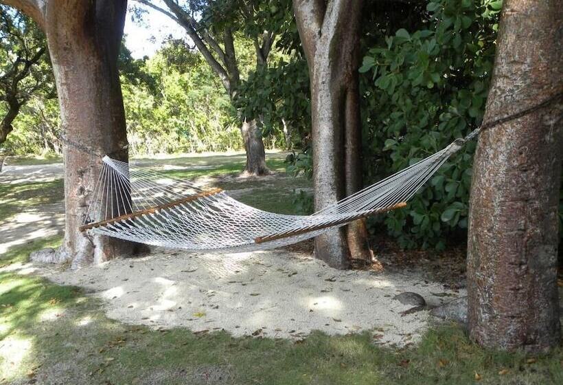 Hostel Rock Reef Resort