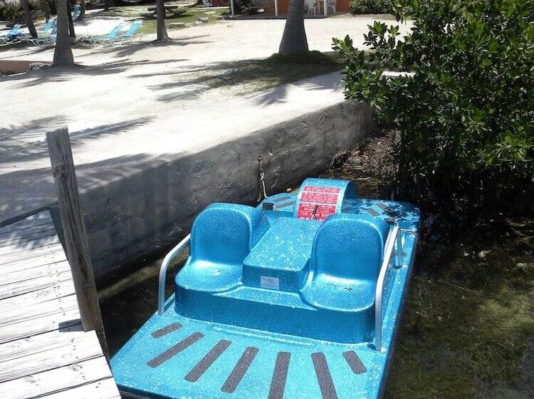 Hostel Rock Reef Resort