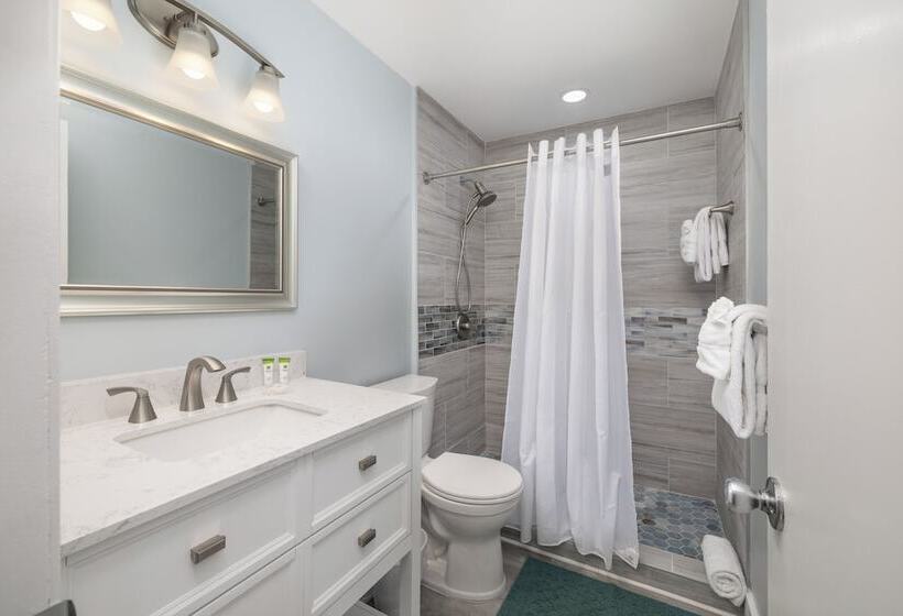 Hostel Rock Reef Resort