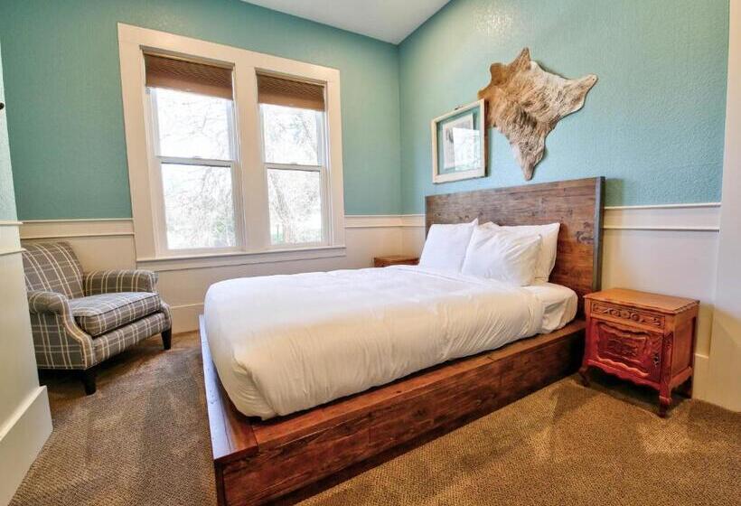 Общежитие The Groveland