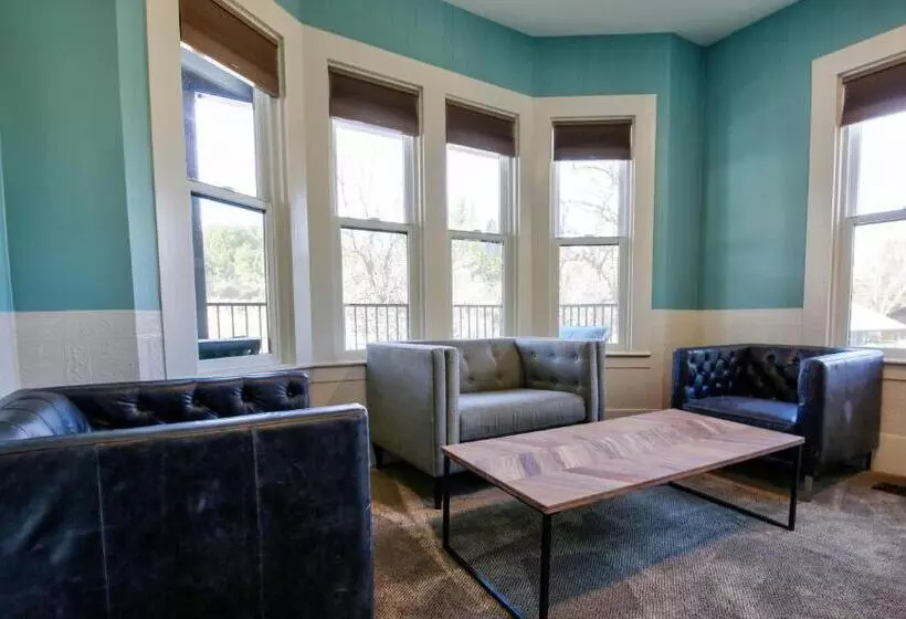 Retkeilymaja The Groveland