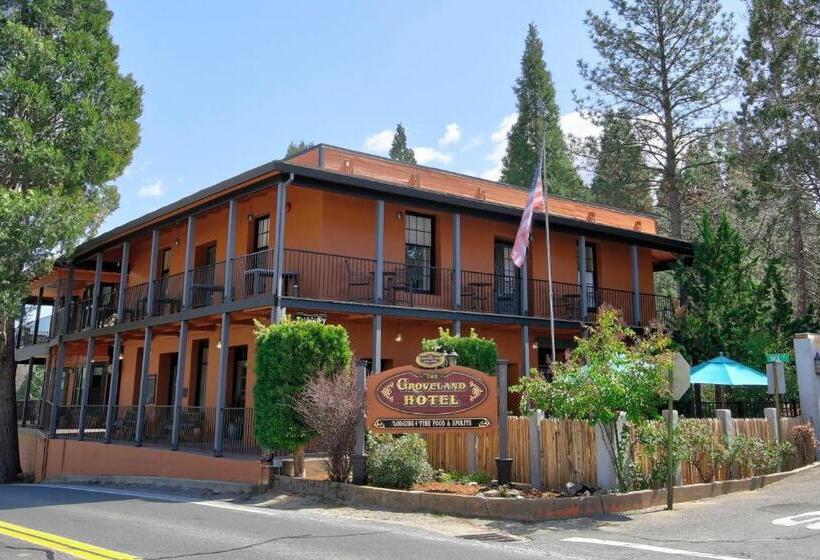 Общежитие The Groveland