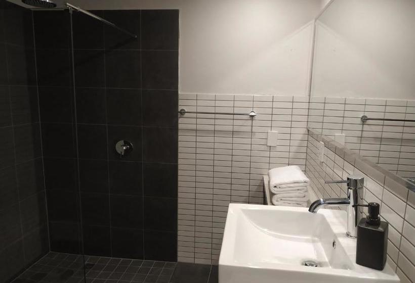 Glenelg Gateway Apartments