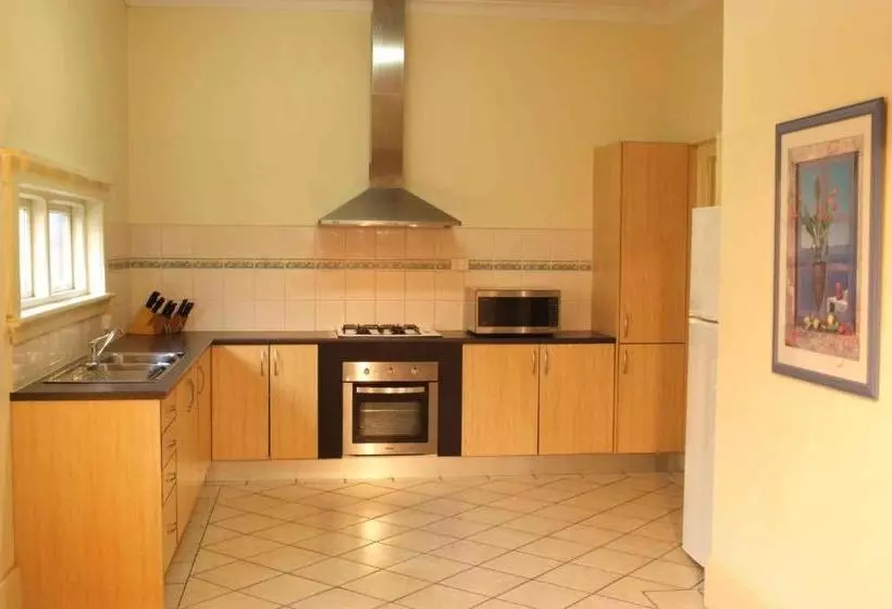 Glenelg Gateway Apartments