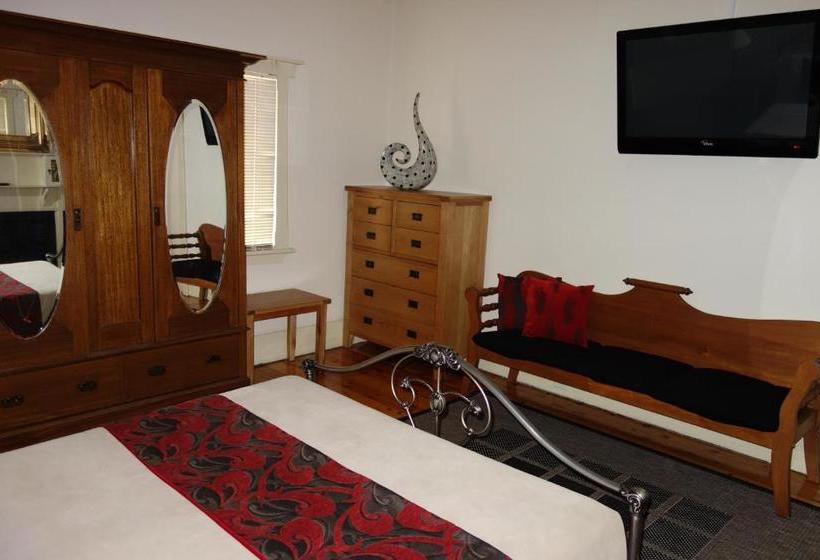 Glenelg Gateway Apartments