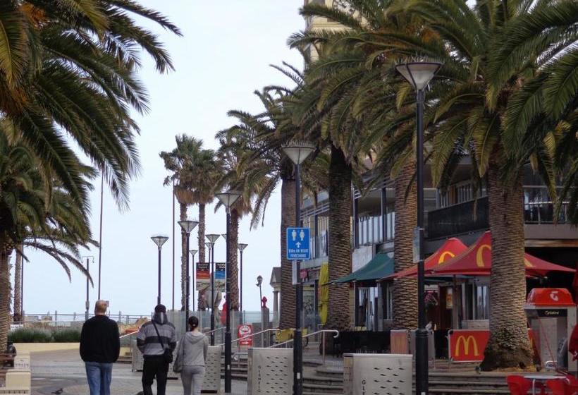 Glenelg Gateway Apartments