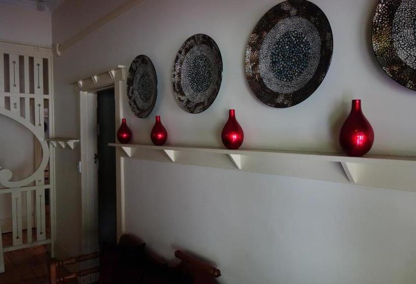 Glenelg Gateway Apartments