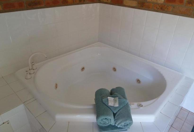 Mollymook Surfbeach Motel & Apartments