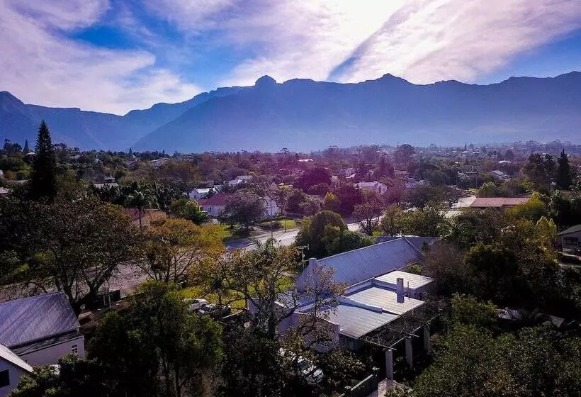 Majatalo Elianthe Guesthouse