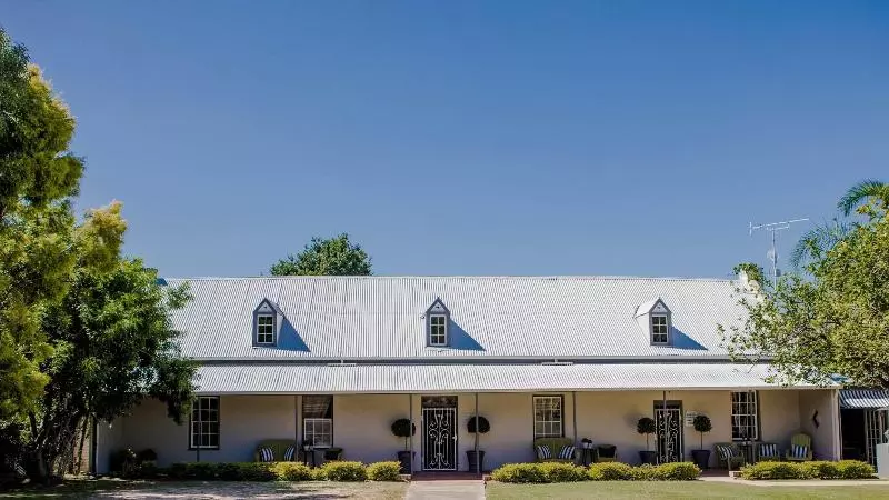 Majatalo Elianthe Guesthouse