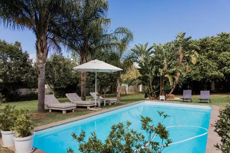 Majatalo Elianthe Guesthouse