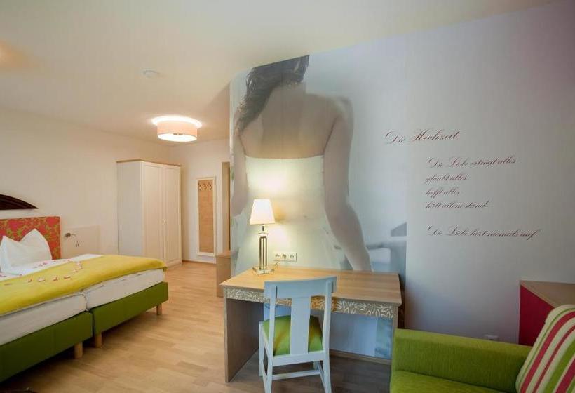 ペンション Gasthof Restaurant Zum Brauhaus