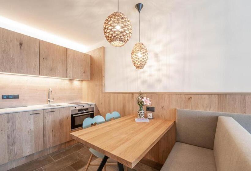 بنسيون Löckerwirt