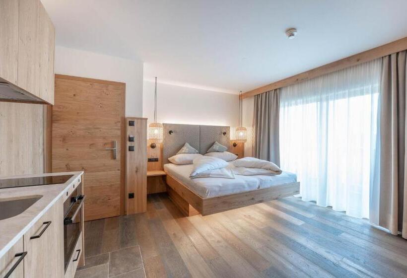 بنسيون Löckerwirt