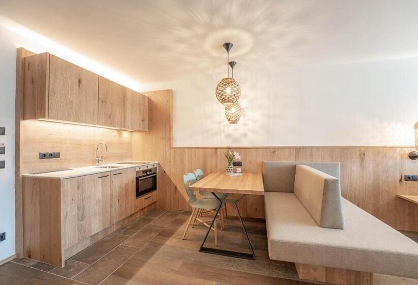 بنسيون Löckerwirt