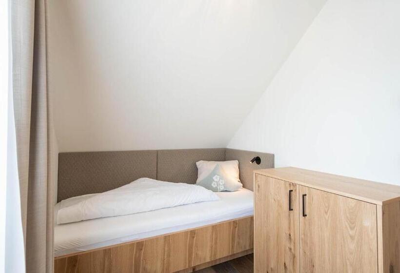 بنسيون Löckerwirt