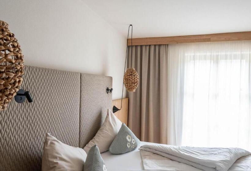 بنسيون Löckerwirt