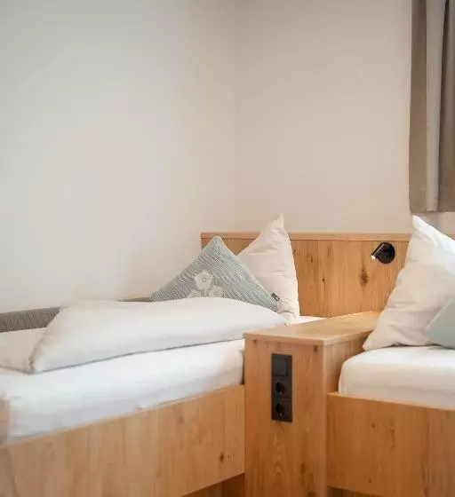 ペンション Löckerwirt