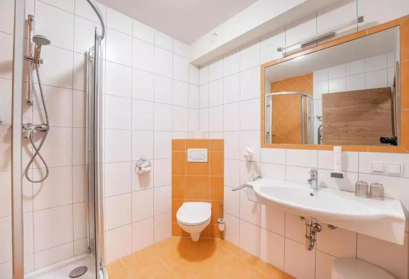 ペンション Löckerwirt