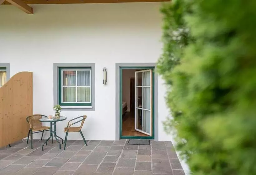 ペンション Löckerwirt